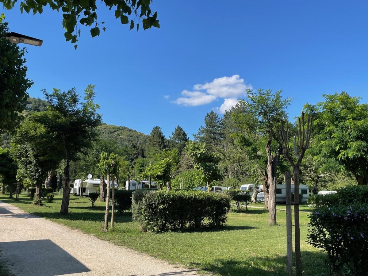 Camping Avec Piscine Et Riviere A Tournon Sur Rhone Ardeche Exterior foto