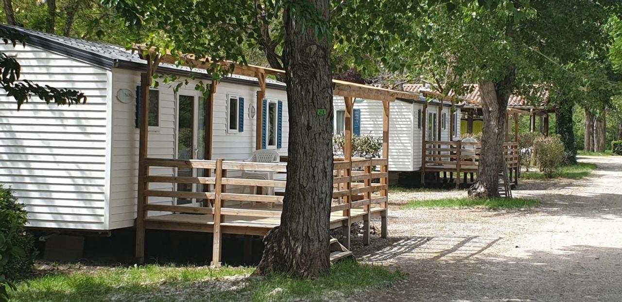 Camping Avec Piscine Et Riviere A Tournon Sur Rhone Ardeche Exterior foto